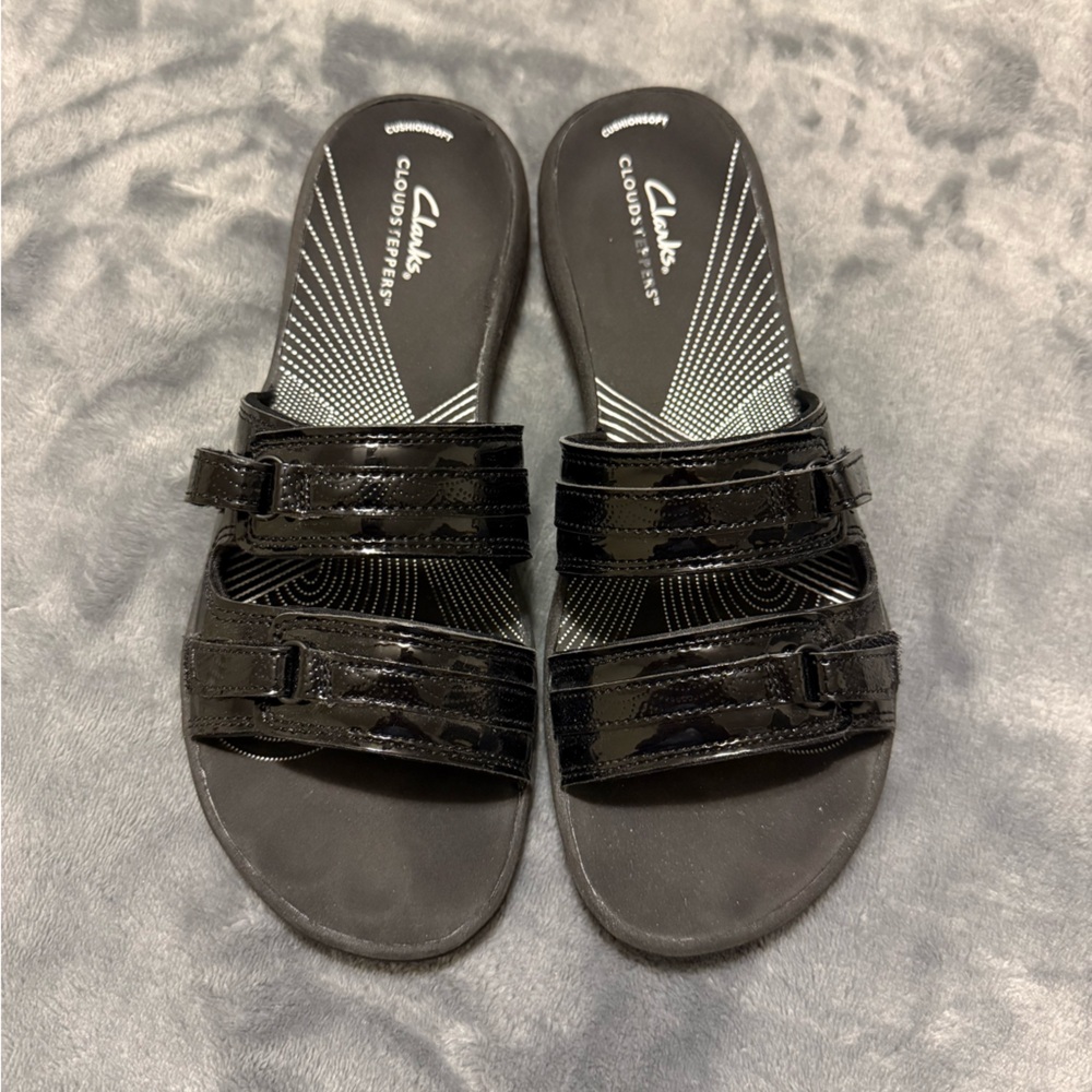 Clarks Cloudsteppers Glossy Black Slide Sandals size 9
